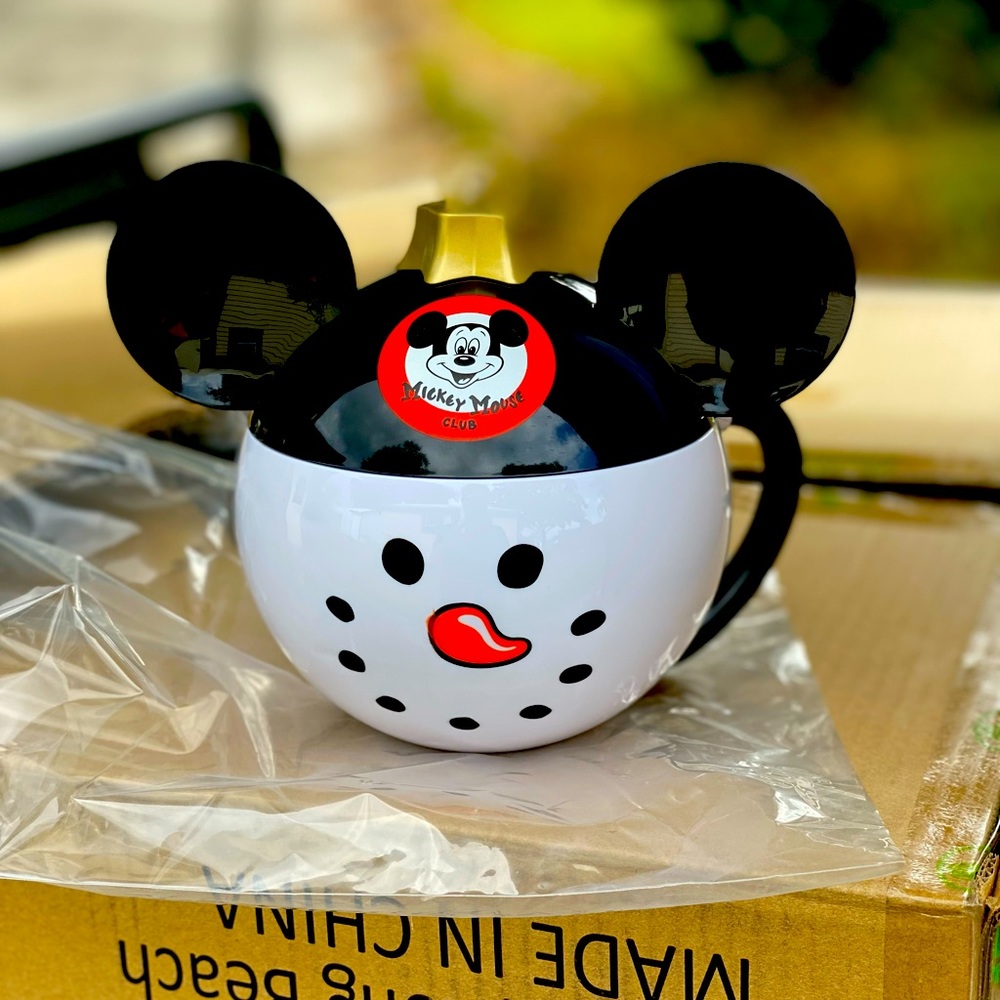 Disney snowman Mickey flip top cup